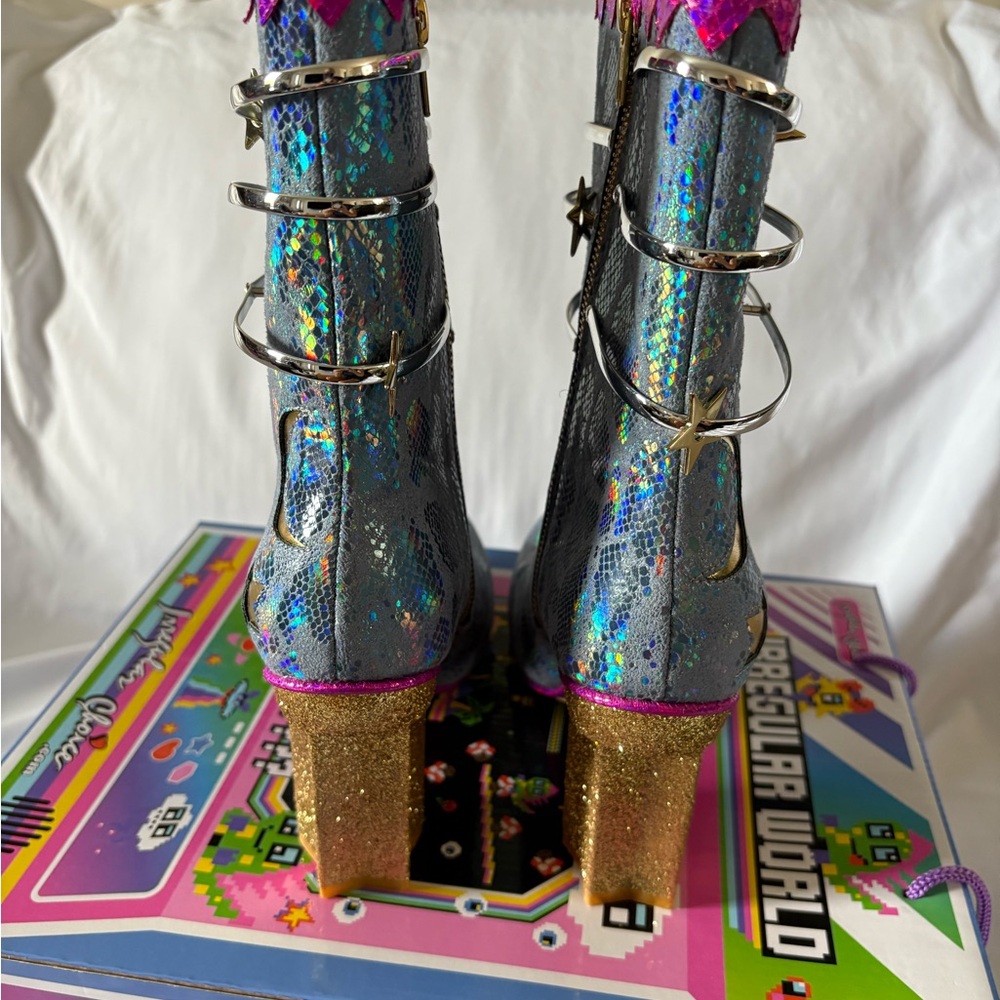 Holographic Star-Embellished Boots - Picture 9 of 14
